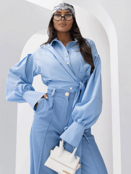 Elegancka bawełniana koszula z wiązaniem VENORA - niebieska