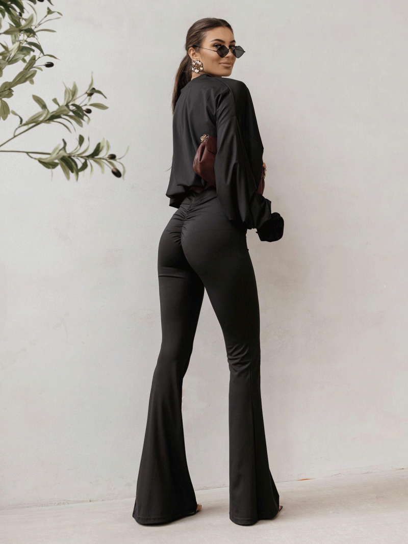 Stylowa bluza oversize ze ściągaczem...