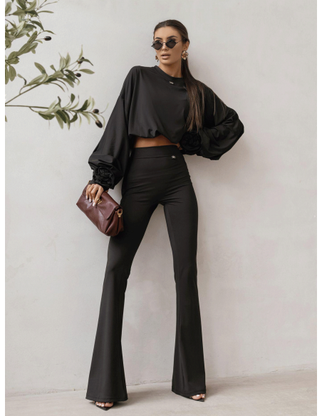 Elastyczne spodnie dzwony z marszczeniem LIVORA - czarne