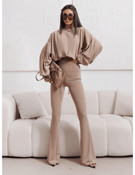 Elastyczne spodnie dzwony z marszczeniem LIVORA - cappuccino