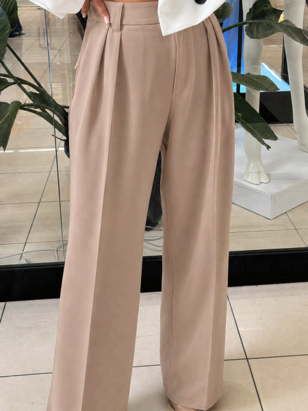 Eleganckie spodnie z zakładkami MIHO - mocca