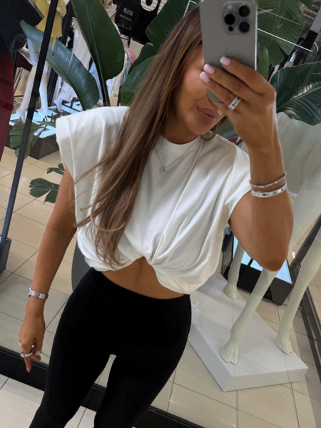 Bawełniany t-shirt  z poduszkami i zakładkami VESARIA - biała 2