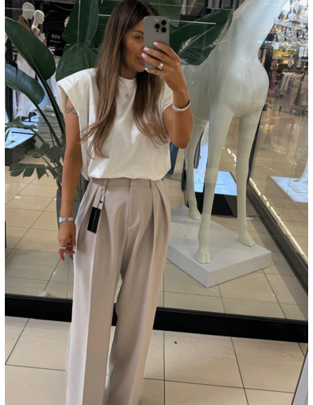 Bawełniany t-shirt  z poduszkami i zakładkami VESARIA - biała