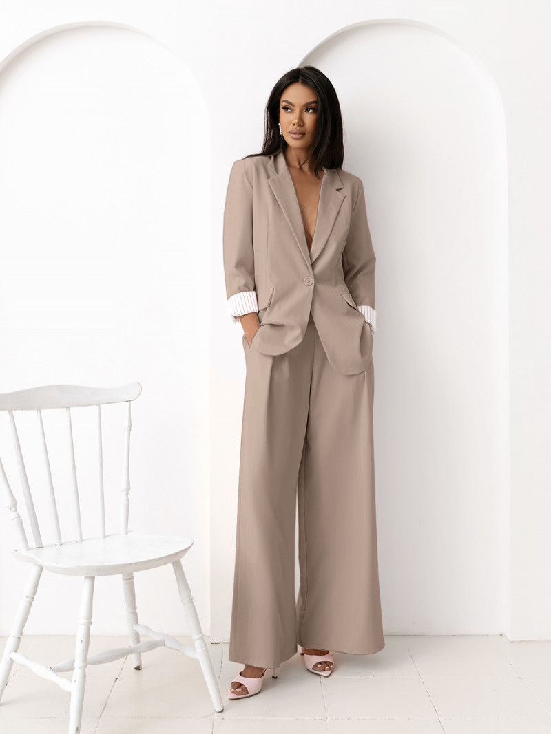 Garnitur marynarka i szerokie spodnie...