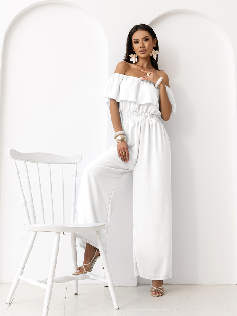 Kombinezon z odkrytymi ramionami BELVORIA - biały