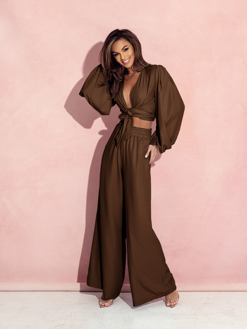 Elegancki komplet z wiązaną bluzką...