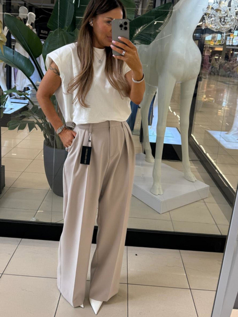 Eleganckie spodnie z zakładkami MIHO - cappuccino
